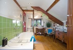 Khác 5 Tregondale Manor Farm