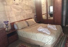 Others 3 Old Greek House