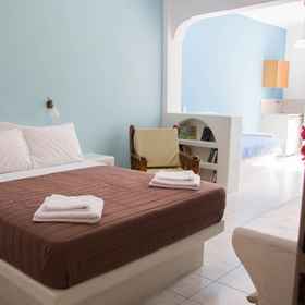 Primary image 1 Sail Inn, โรงแรม & ที่พัก ซานโตรินี่