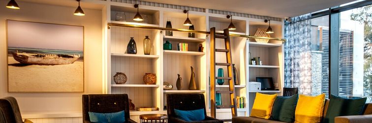 기타 StayEasy Maputo