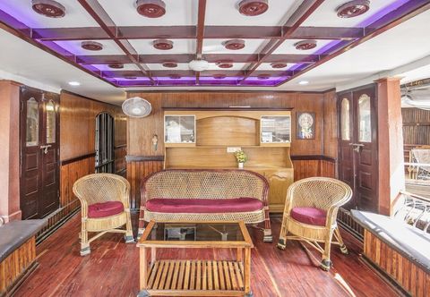 Others GuestHouser 3 BHK Houseboat 147b