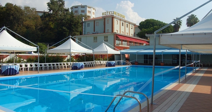 Khác Belvedere Club Hotel