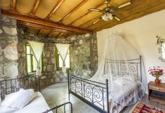 기타 3 Otantik Tas Ev