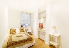 Others 3 London Hideaway I