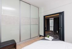 기타 7 Times Square 1 by Plush