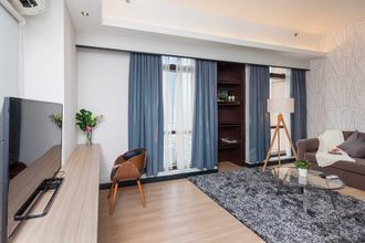 기타 4 Times Square 1 by Plush