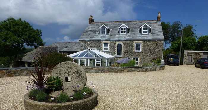 Others Treveighan Farmhouse