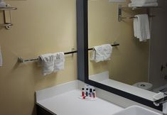 อื่นๆ 4 Days Inn & Suites Grand Rapids Near Downtown