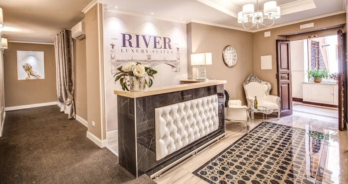 Others River Luxury Suites