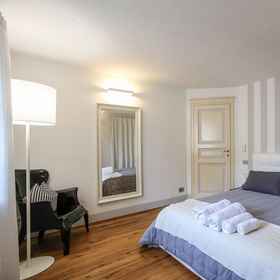 Primary image 1 B&B Le Logge Luxury Rooms, Khách sạn Basilica of San Francesco Siena