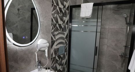 Lain-lain 2 Rays Hotel