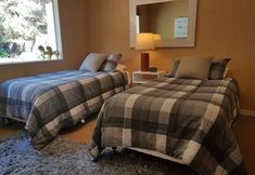 Others 4 Romantic Piha