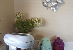 Others 6 Romantic Piha