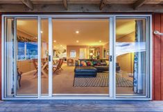 Others 7 Romantic Piha