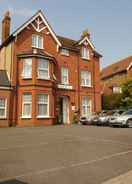 Primary image Avis Hotel Bromley