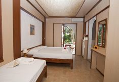 อื่นๆ 6 Damnoni Paradise