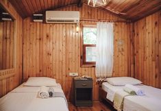 Lain-lain 4 Base Bungalows