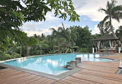 Others Overlooking Lagoon at Sitio de Amor