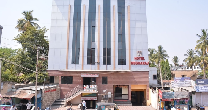 Lain-lain Hotel Megharaj