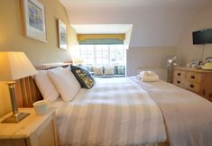 Lainnya 3 The Dolphin Inn