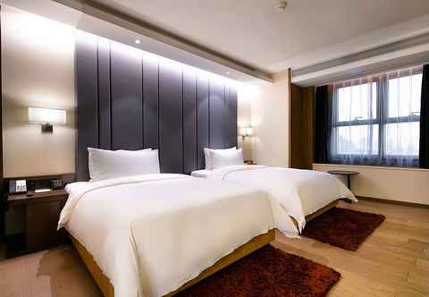 Lain-lain KuanRong Luxury Suites Hotel - Daping Times Square