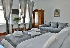 其他 7 Douskos Port House