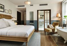 その他 7 Hotel Sanders