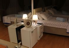 Others 6 Blue Suites