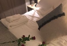 Others 6 Roundhill Farmhouse