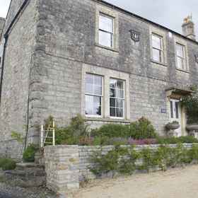 Primary image 1 Roundhill Farmhouse, Hotel Chew Stoke