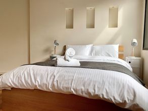 Others 4 ReadySet Apartments on King