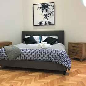 Room 1 ReadySet Apartments on King, Collins Wharf Display Suite Hotels