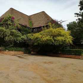 Primary image1羅威薩鄉村飯店,金贾飯店