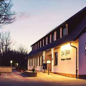 Primary image1Hotel zur Fähre,格赖夫斯瓦尔德植物园和植物园飯店