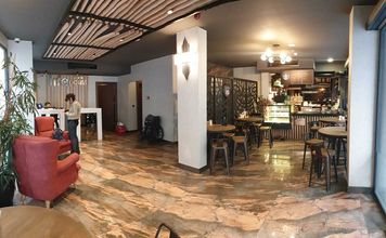 Others 4 Life Point Hotel