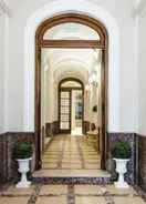 Interior entrance Patios de Recoleta