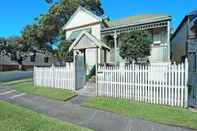 Khác Stallard Cottage