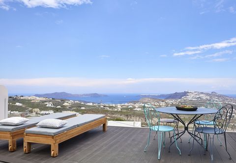 Lainnya White and Co. La Torre Suites