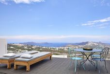 Lainnya White and Co. La Torre Suites