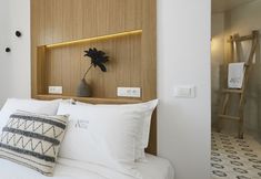 Lainnya 6 White and Co. La Torre Suites