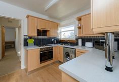 Others 6 Bramerton Court