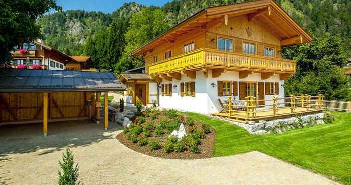 Others Chalet unter Weißblauem Himmel