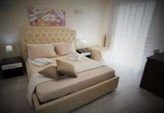 Others 5 Central Apartments