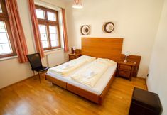 Others 4 Post Residence Apartments