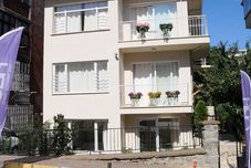 Others Ortakoy Bosphorus Apart