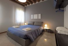 Lain-lain 6 Venice Style Apartments