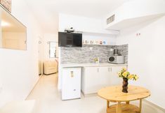 Others 5 Asher's Apartments