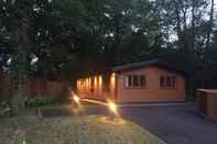 Others Shellow Lane Lodges