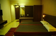 Others 3 Iroomz Hotel Pawan