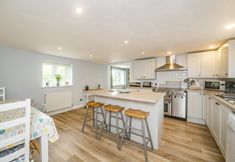 Khác 2 Penbarden Barn